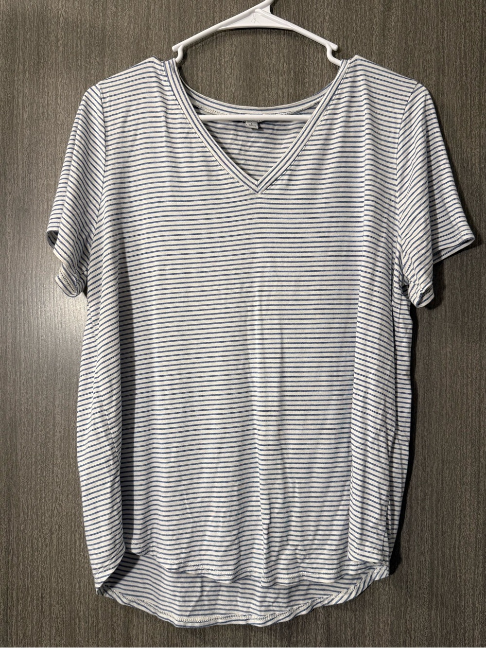 EUC!! Green Envelope White & Navy Striped V-Neck Short Sleeve Top